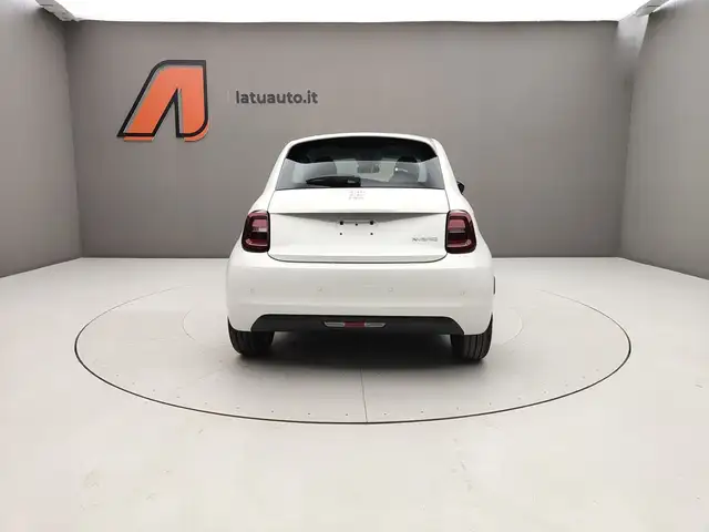 Fiat 500 view 6