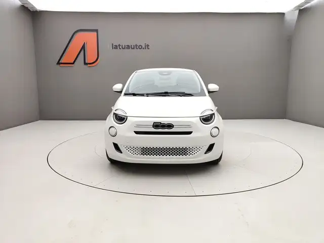 Fiat 500 view 2