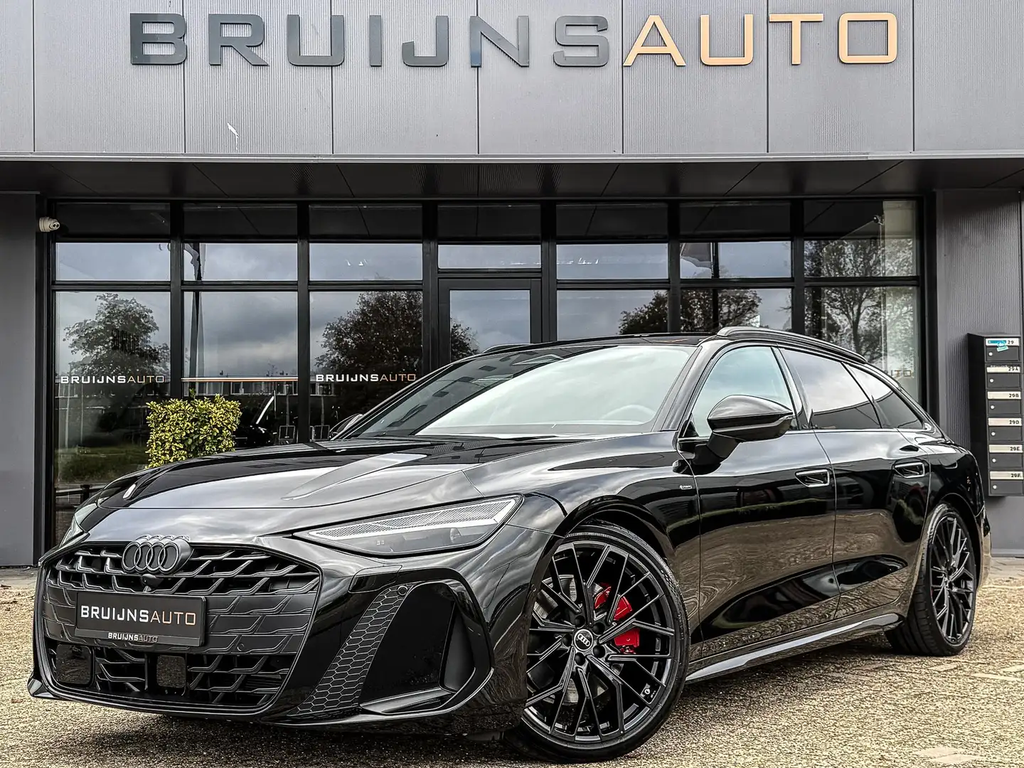 Audi A6 Avant 2.0 e-hybrid quattro S edition Competition 3 Noir - 1