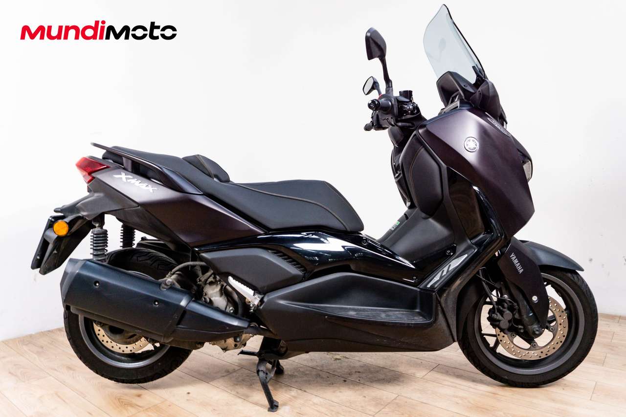 Yamaha X-Max 300
