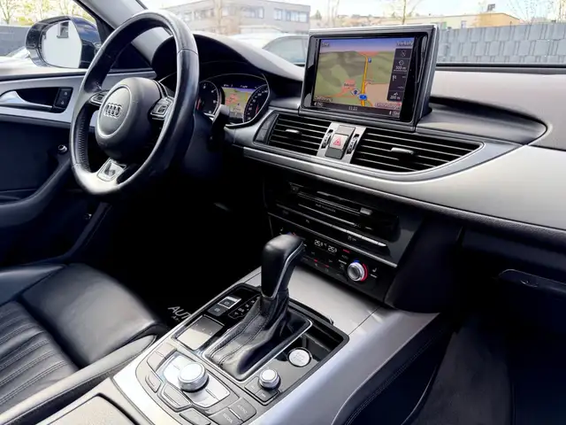 Audi A6 view 12