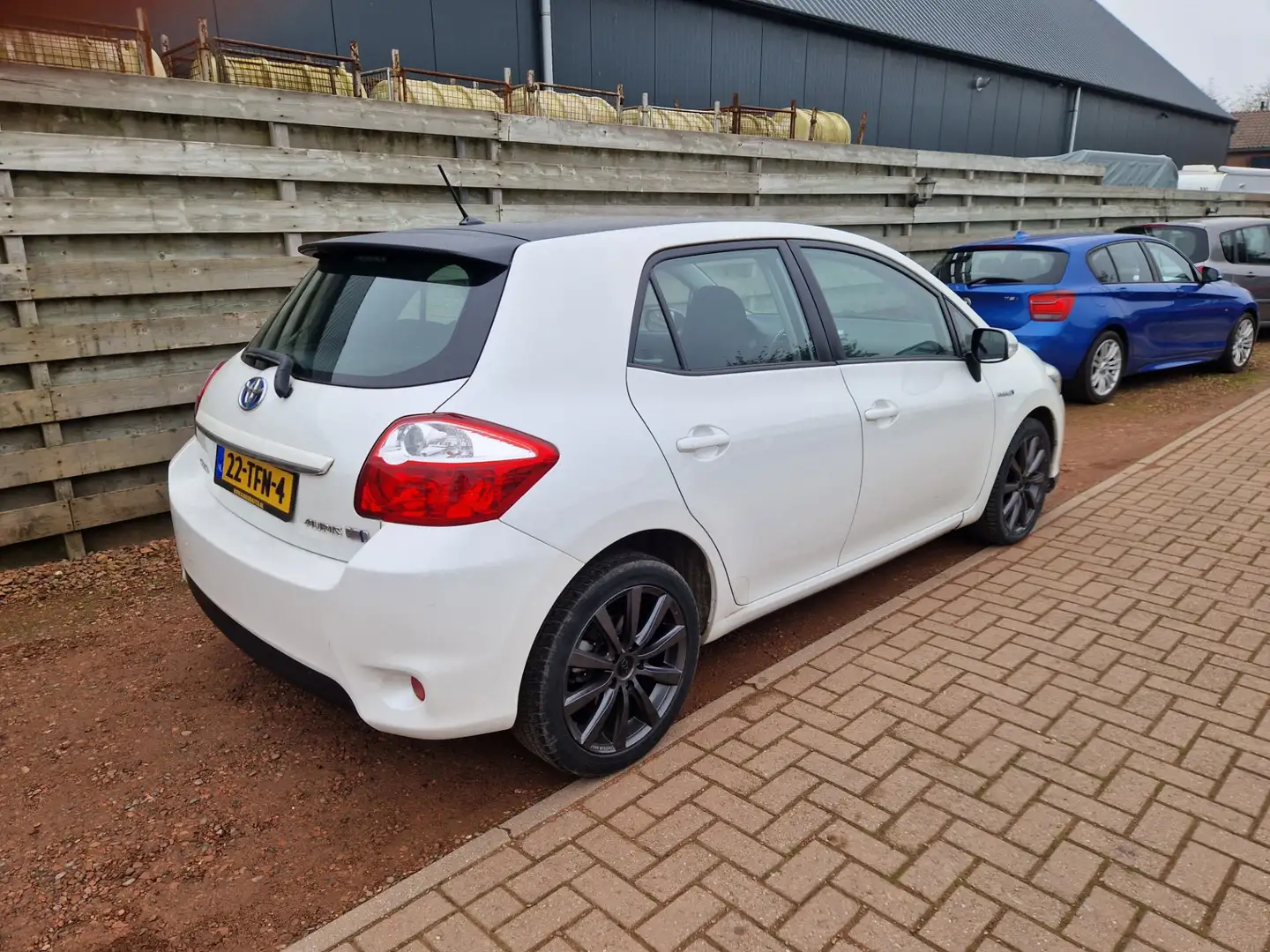 Toyota Auris 1.8 Full Hybrid Aspiration Navigatie Wit - 2