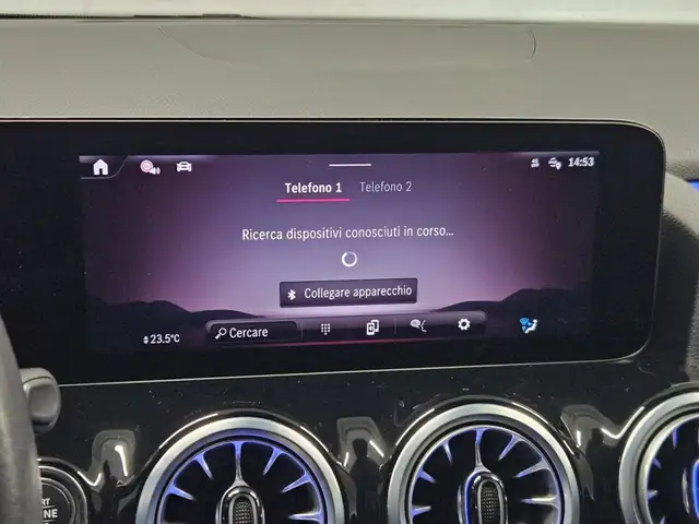 Mercedes-Benz Gla view 11