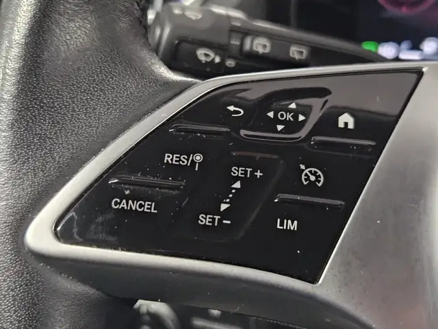 Mercedes-Benz Gla view 15