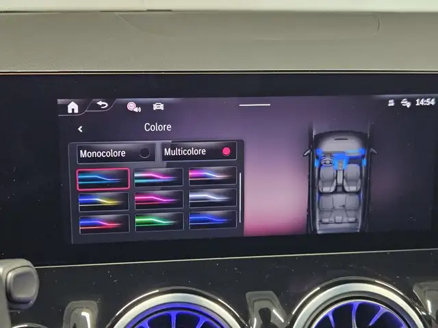 Mercedes-Benz Gla view 12