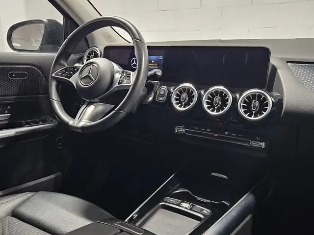 Mercedes-Benz Gla view 6