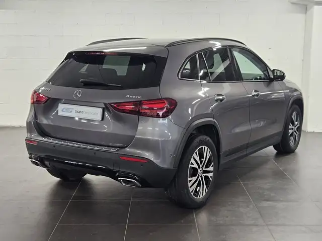 Mercedes-Benz Gla view 4