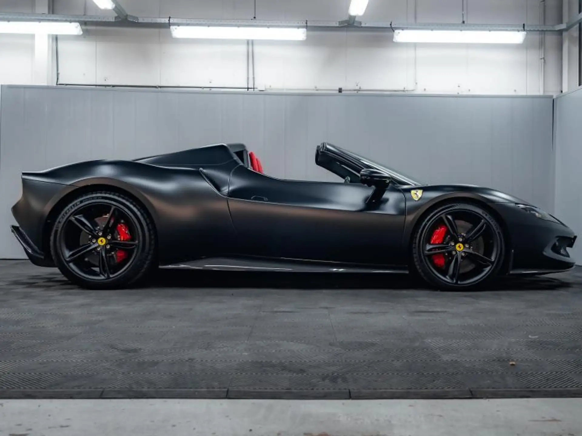 페라리 296 GTS 2024 건메탈 사진 2