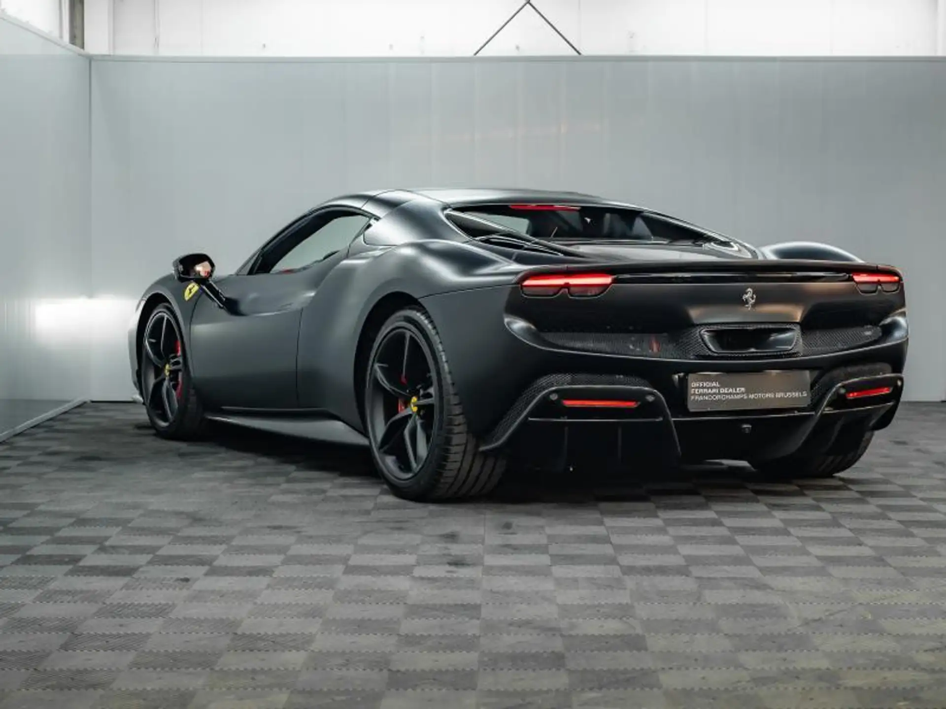 페라리 296 GTS 2024 건메탈 사진 5