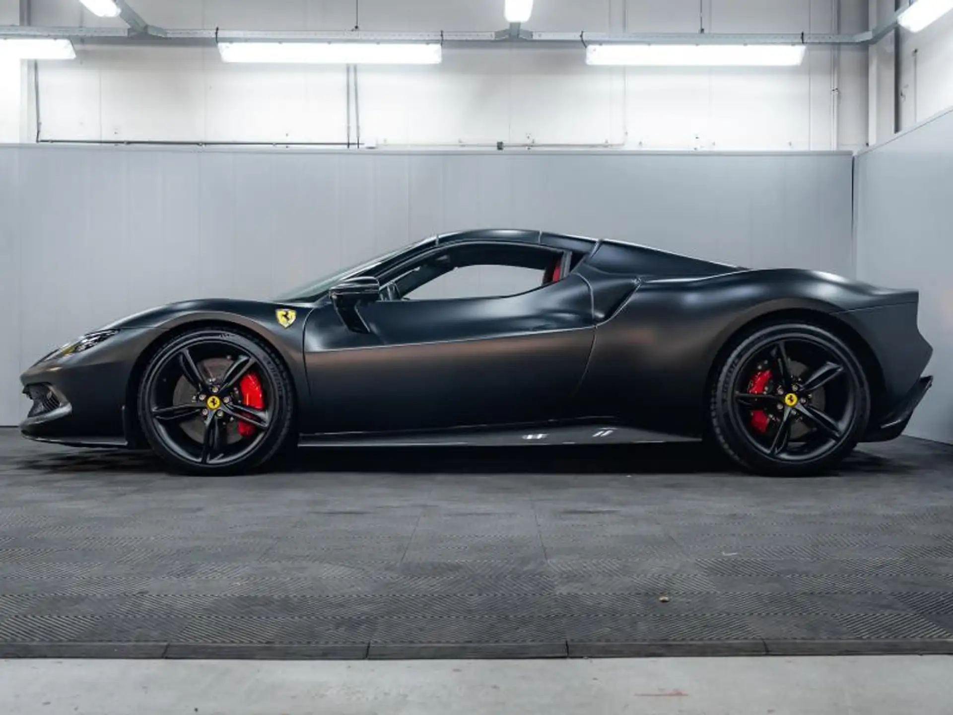 페라리 296 GTS 2024 건메탈 사진 6