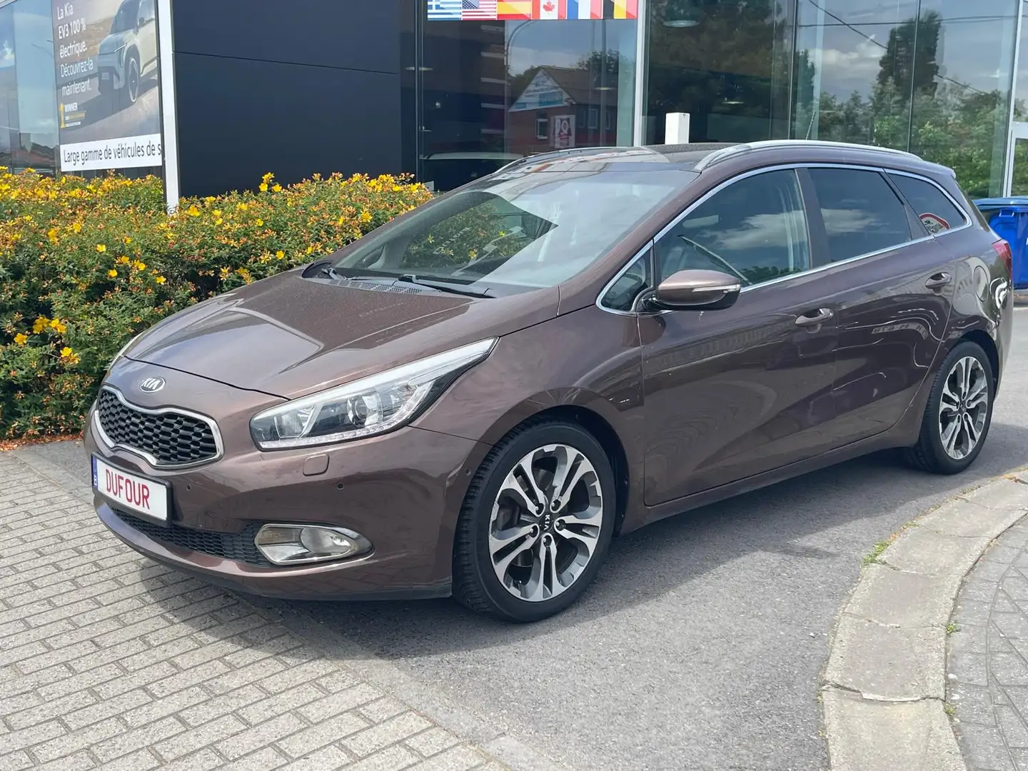 Kia Ceed / cee'd Sense 1.6 CRDI Brun - 1