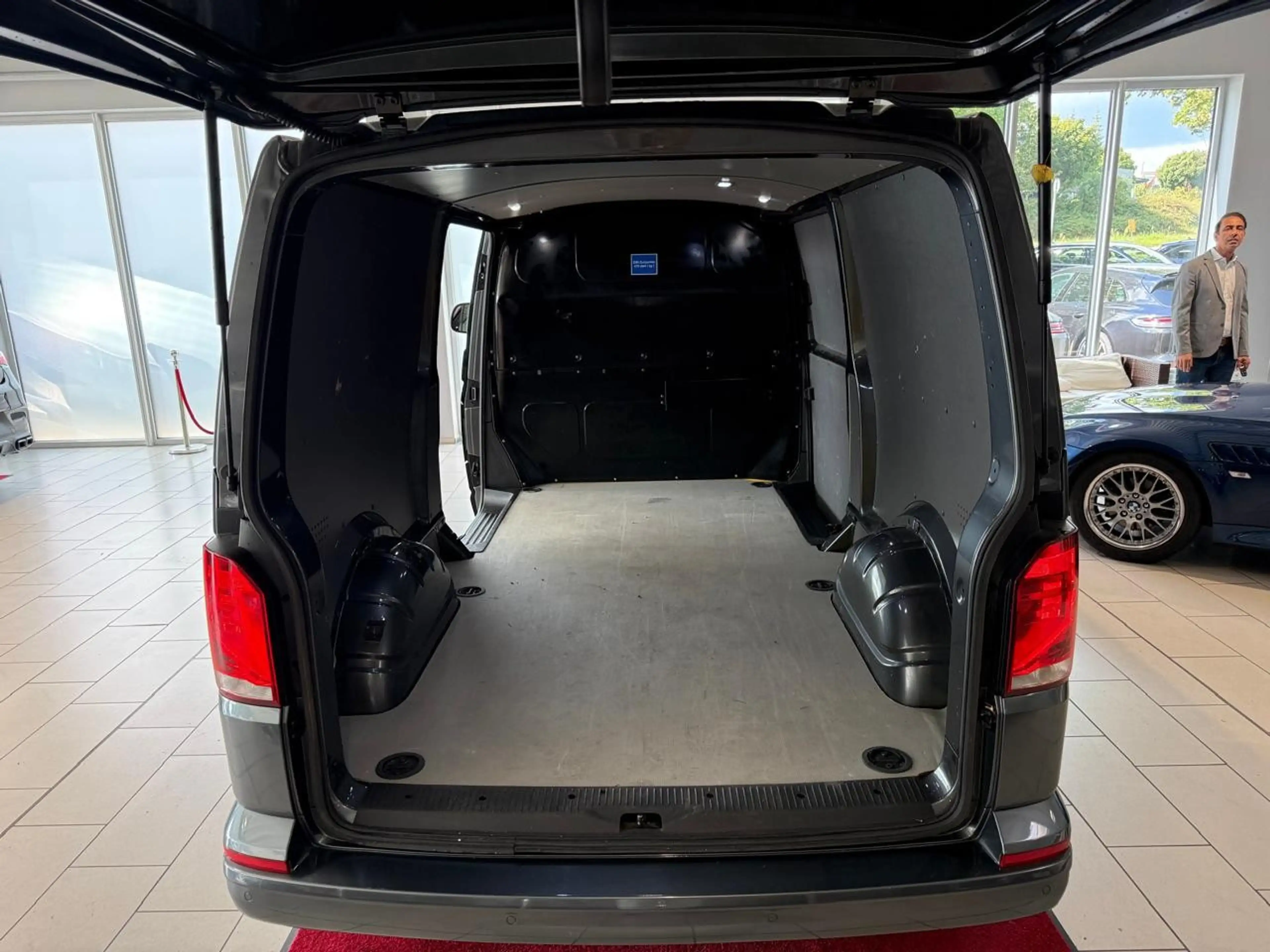 Volkswagen T6.1 Transporter Kasten FWD lang*Kamera*AHK — photo 11