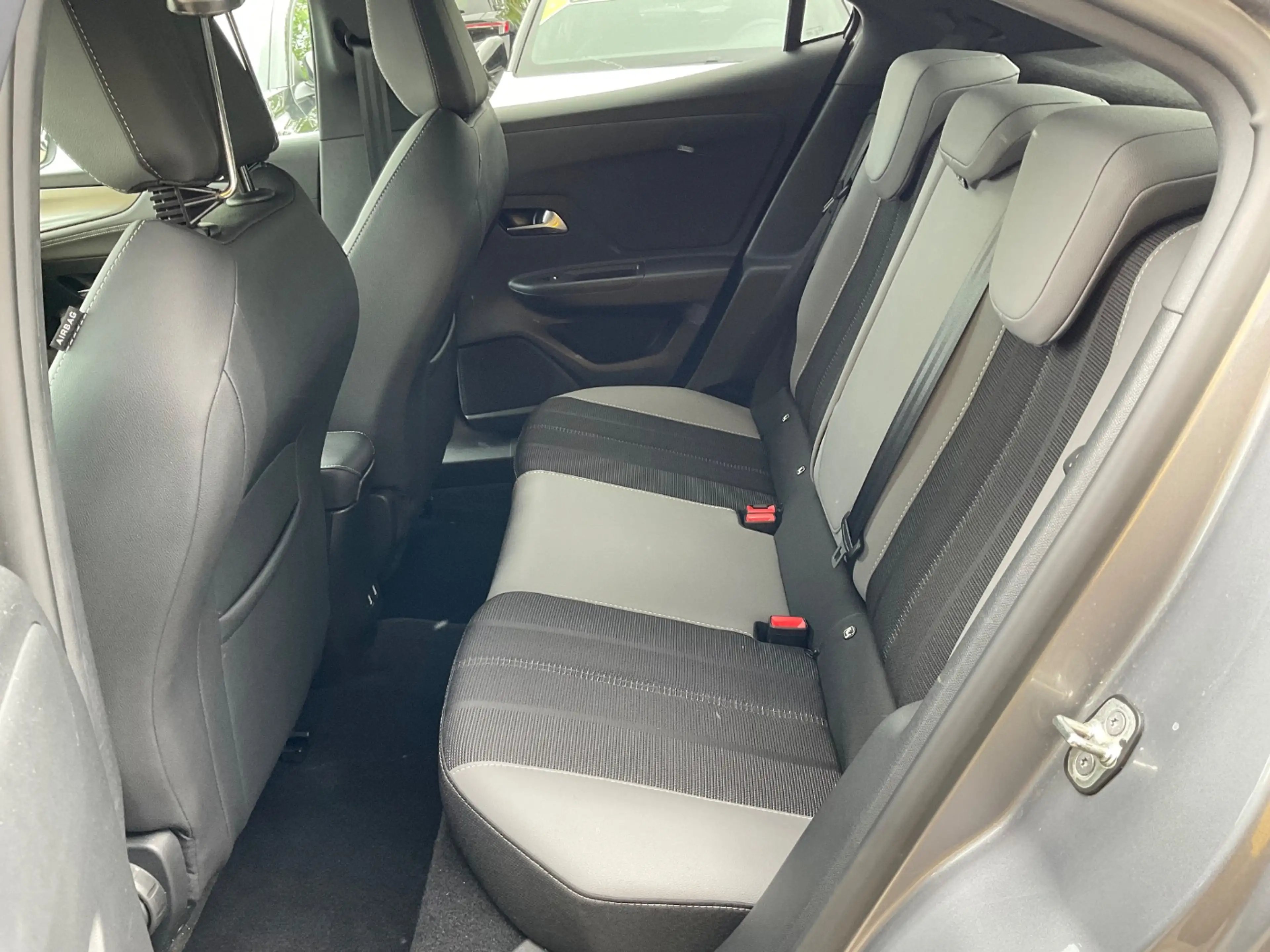 Opel Mokka 1.2 Turbo Elegance LED+Navi+SHZ+Winterp. — photo 10