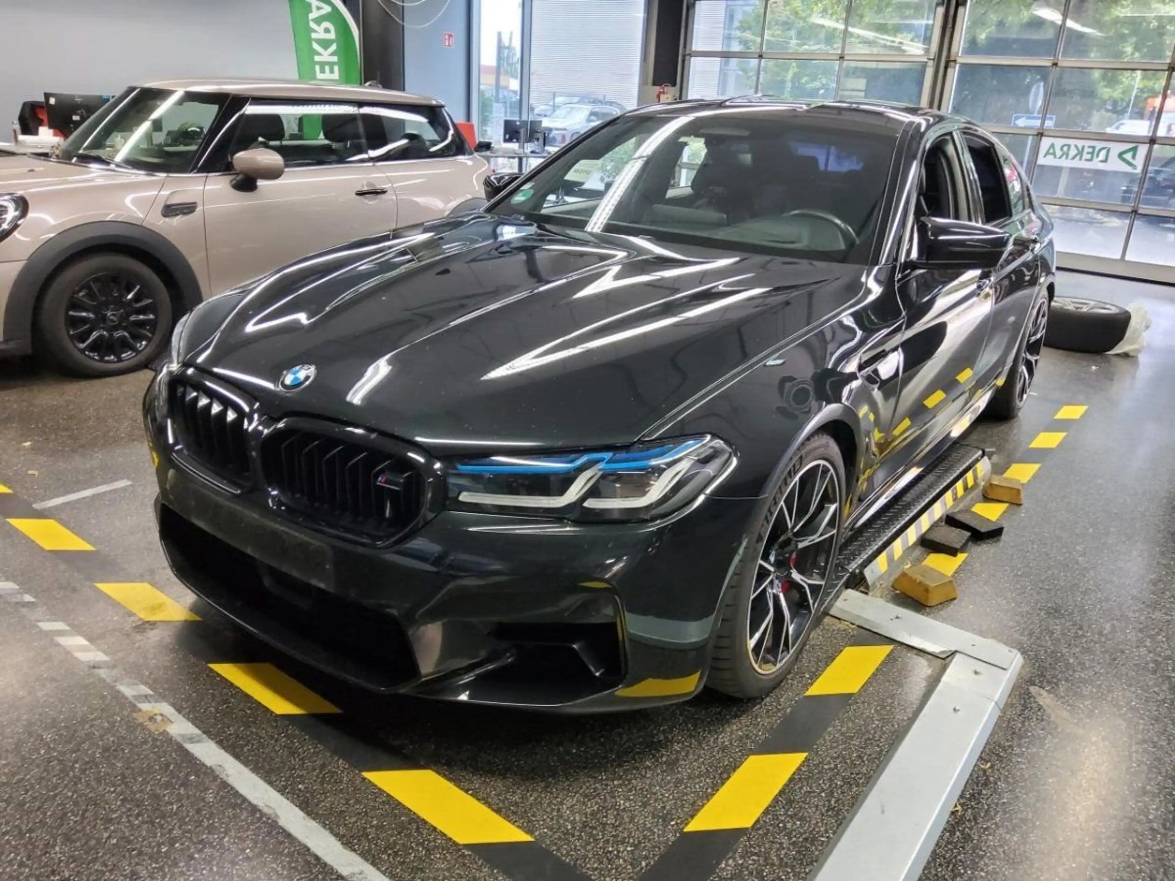 BMW M5 Limousine Competition xDrive + GARANTIE - EXPORT-1