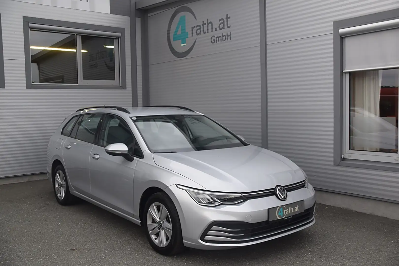Volkswagen Golf Variant Golf VIII Variant 2,0 TDI Life LED/ACC Silber - 1