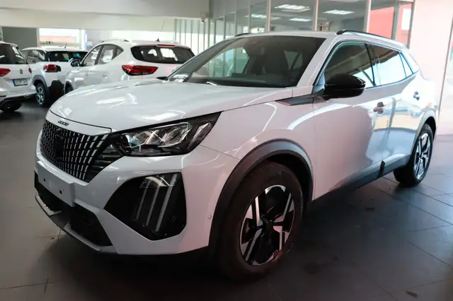 Peugeot 2008 Allure 1,2 130 PS EAT8 360° ACC Totw.SOFORT