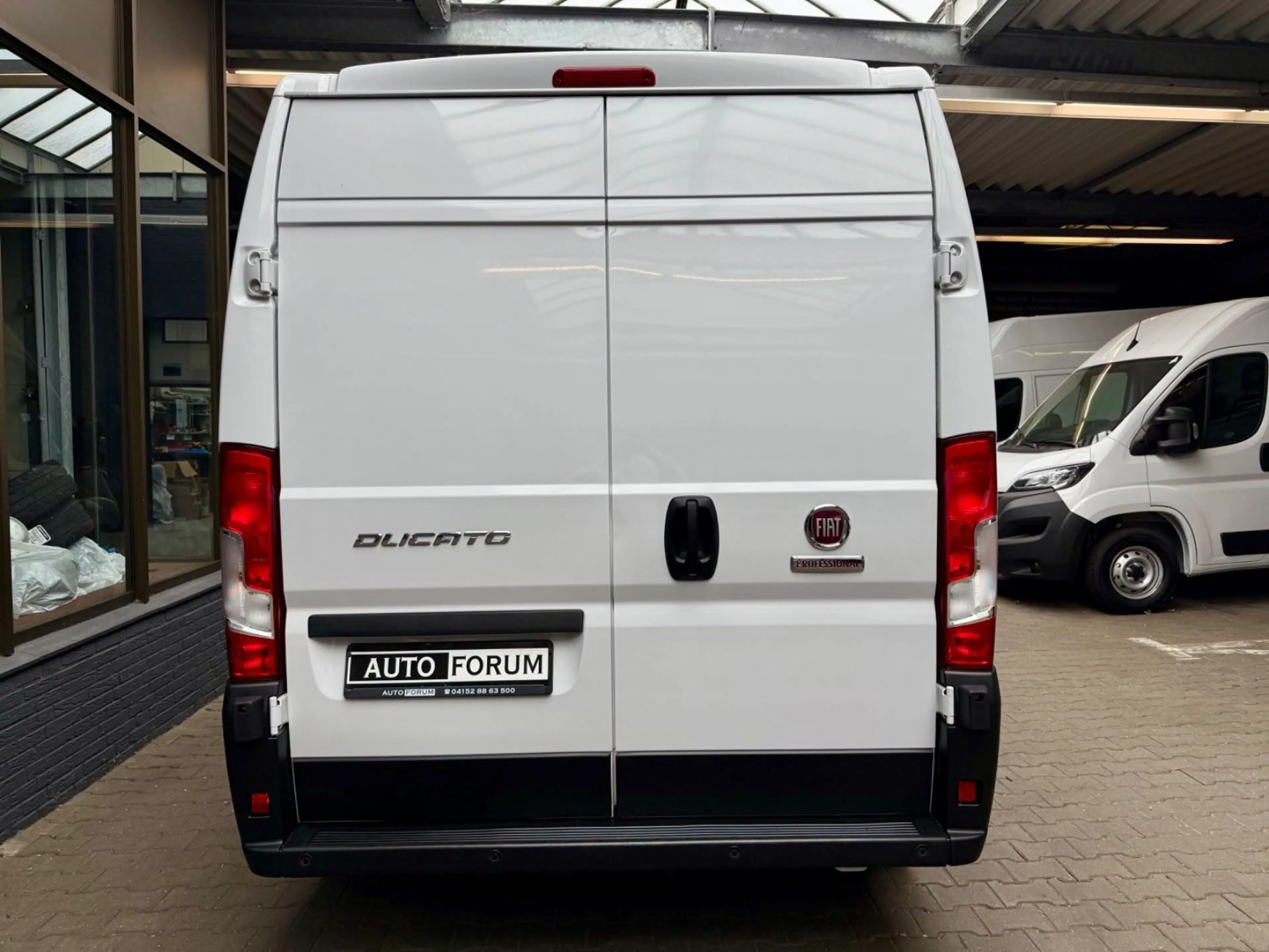 Fiat Ducato 2.3 D L2H2 3,3t KLIMA 3-SITZE PDC VERKLEI — photo 7