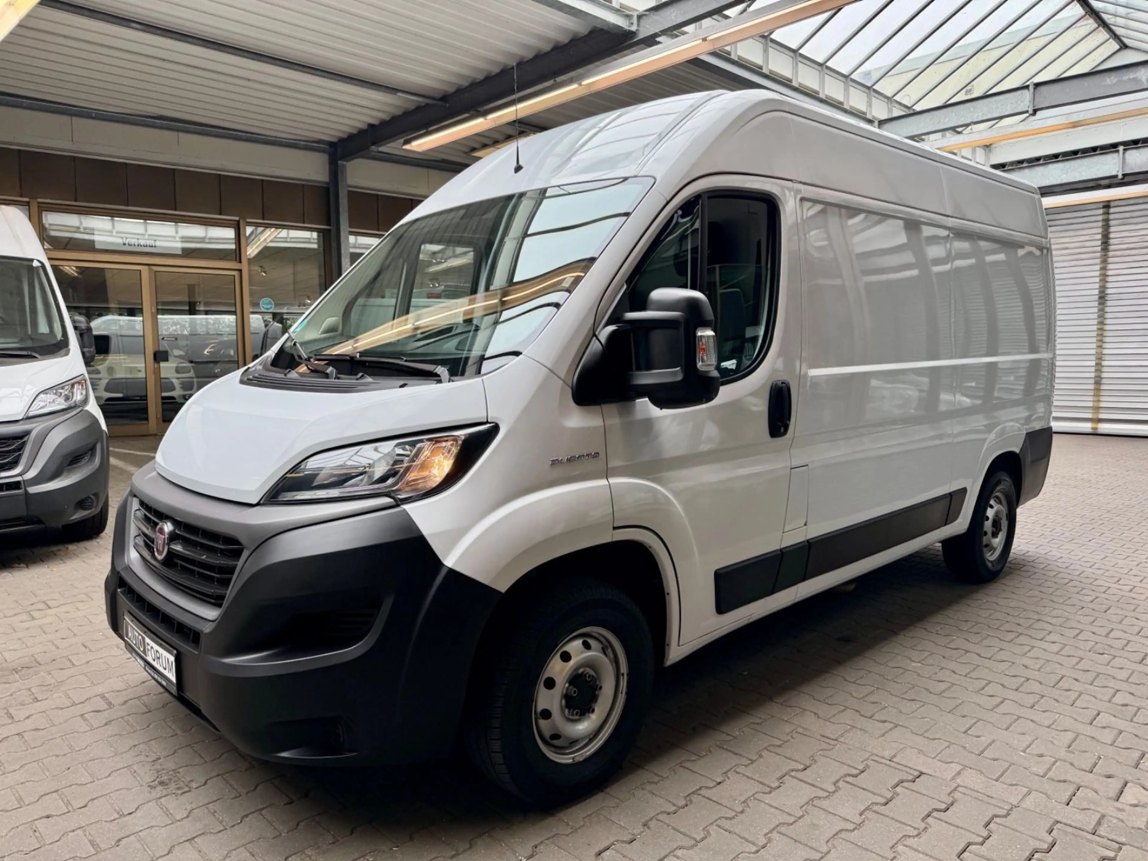 Fiat Ducato 2.3 D L2H2 3,3t KLIMA 3-SITZE PDC VERKLEI — photo 4