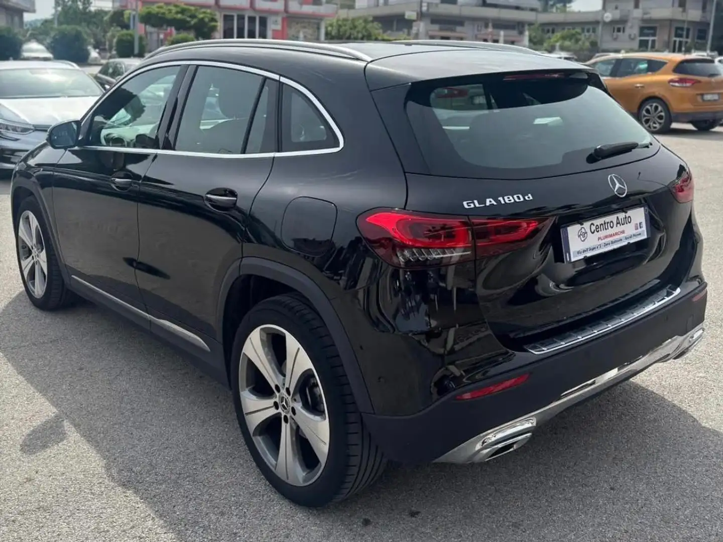 Mercedes-Benz GLA 180 GLA 180 d Sport Plus auto Чёрный - 1
