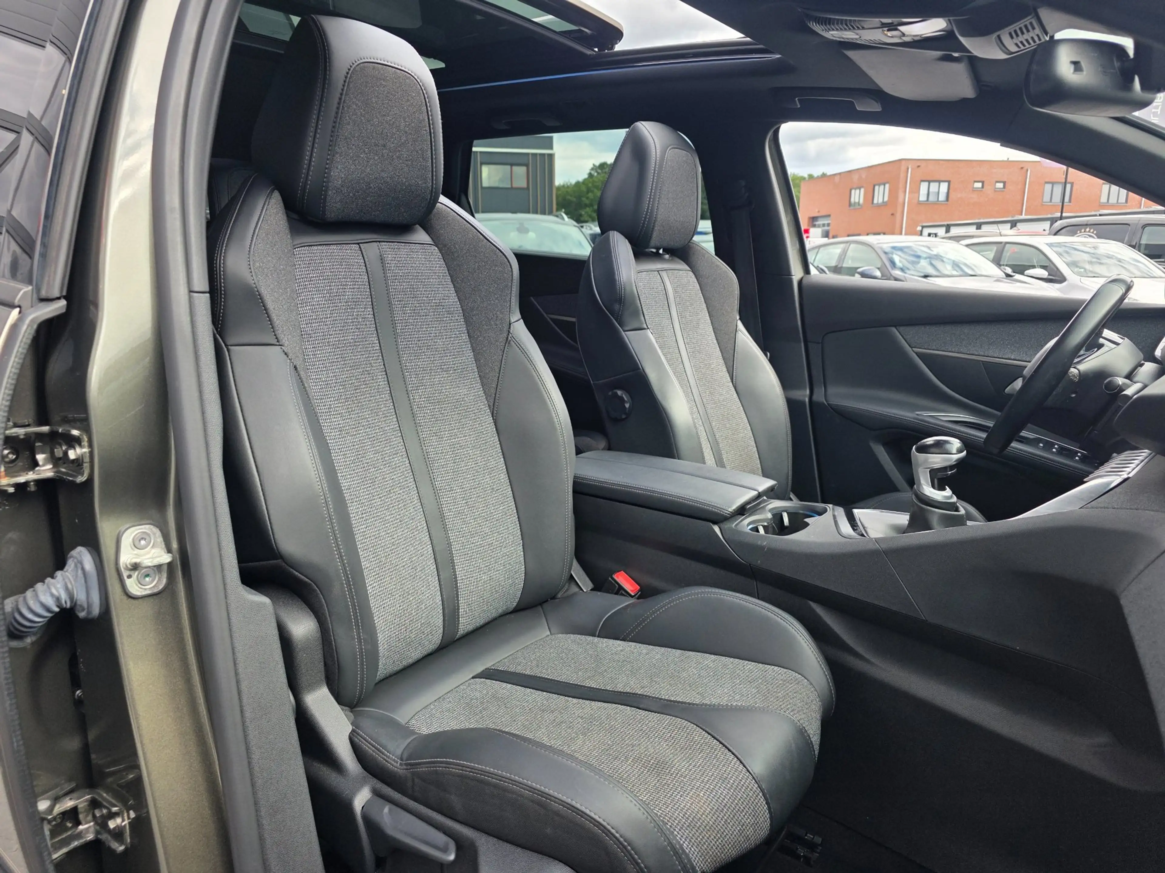 Peugeot 5008 1.2 PureTech GT-Line | PANO | CAMERA | 7 PERSOONS — photo 5