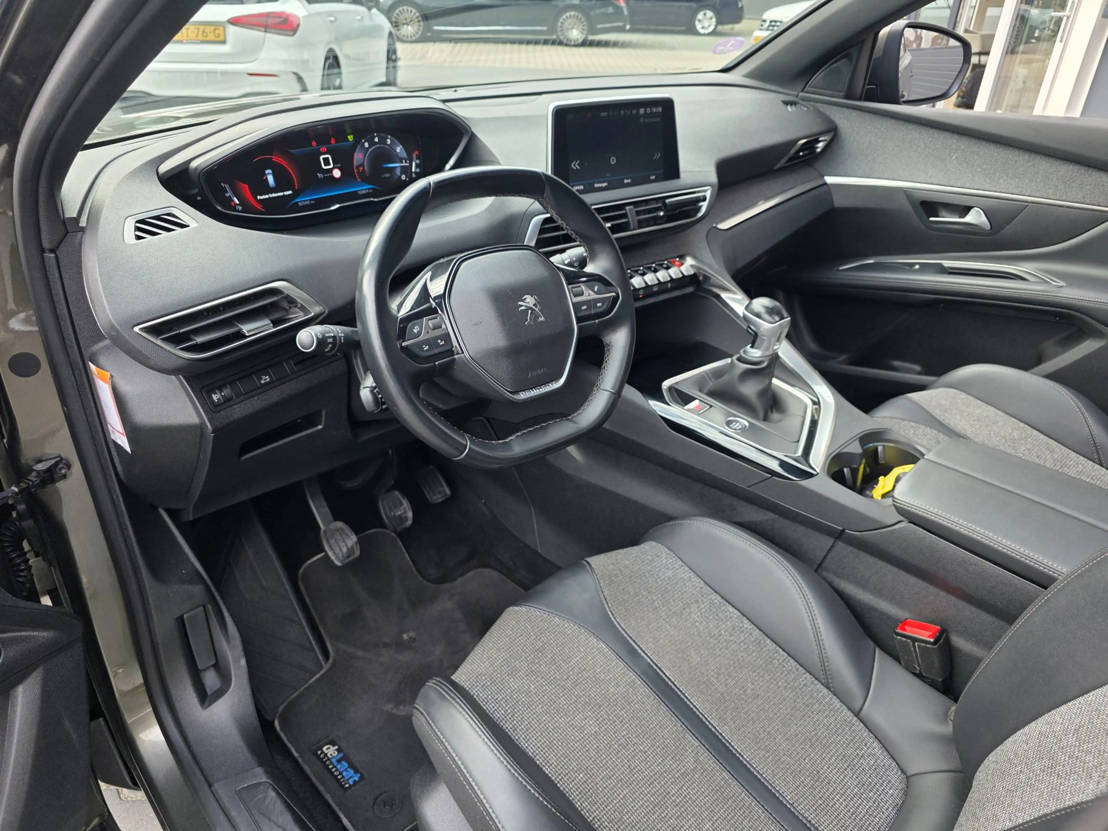 Peugeot 5008 1.2 PureTech GT-Line | PANO | CAMERA | 7 PERSOONS — photo 6