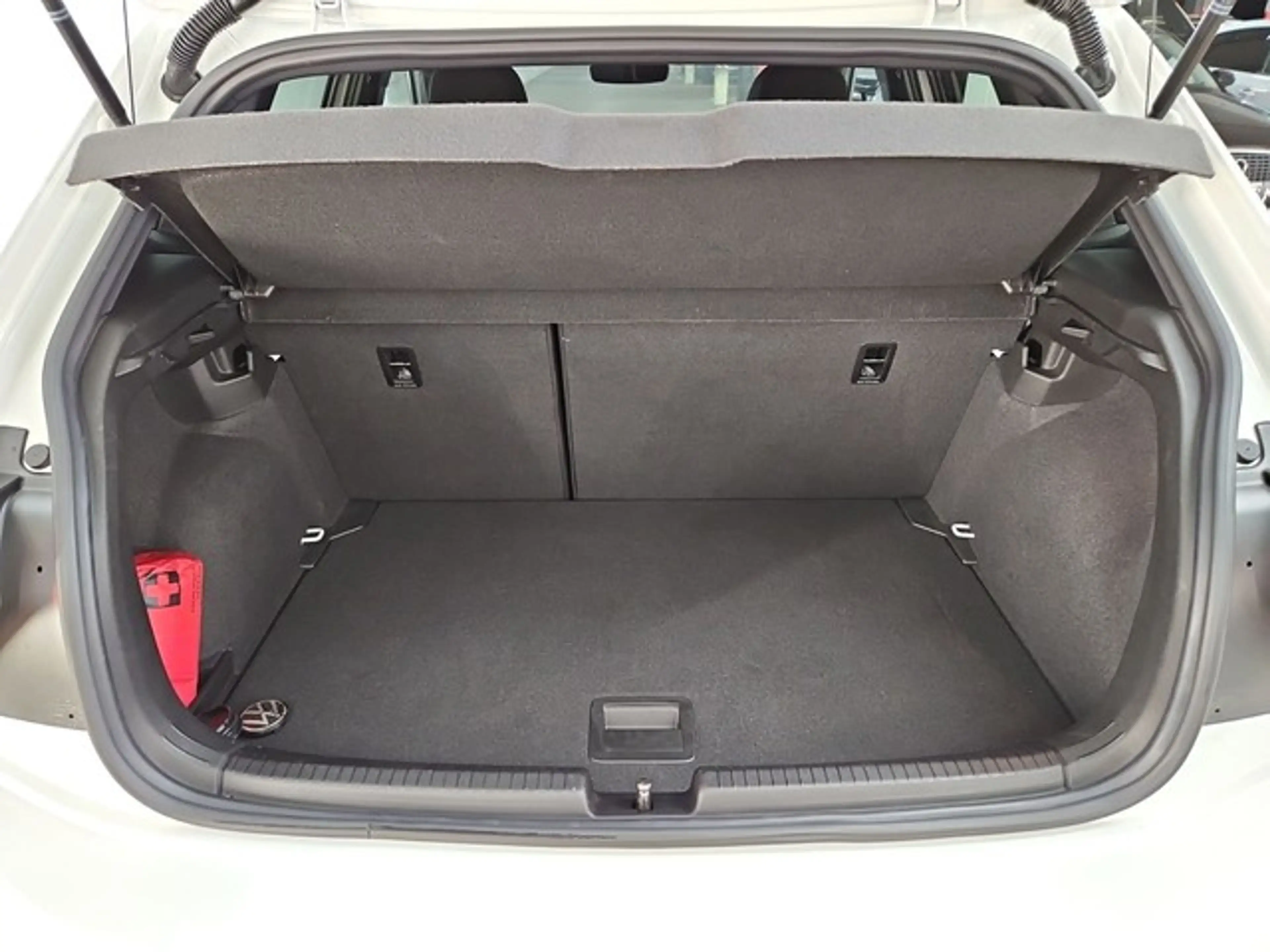 Volkswagen Polo VI R-Line IQ DRIVE ACC REAR VIEW DIGITAL COCKPI... — photo 11