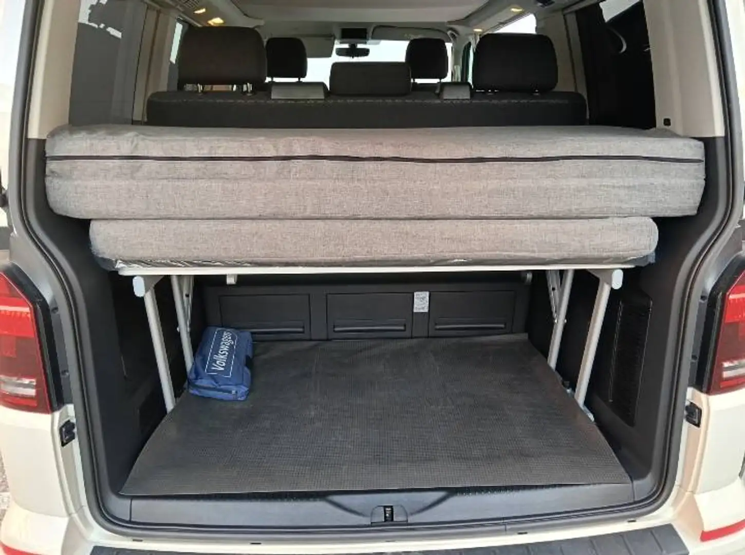Volkswagen T6.1 California Gris - 2
