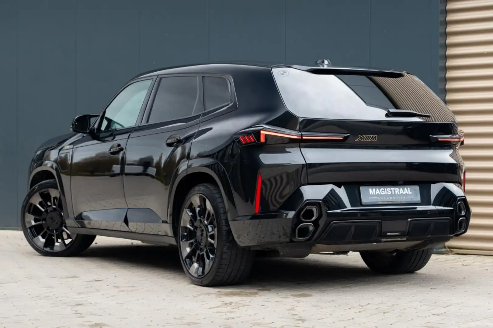 BMW XM PHEV 30 kWh | 653 PK | Org. NL | Eerste eigenaar | Zwart - 2