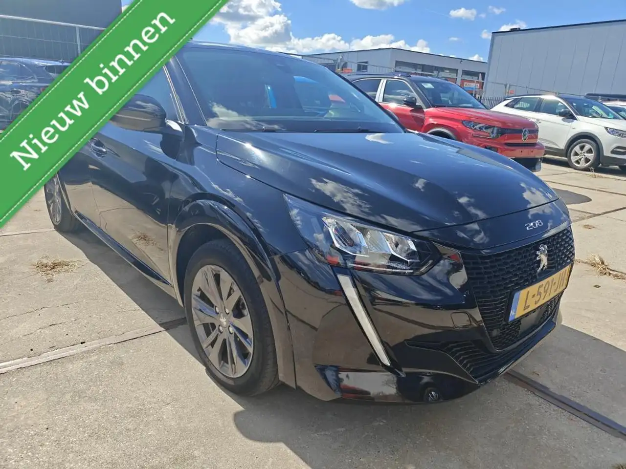 Peugeot e-208