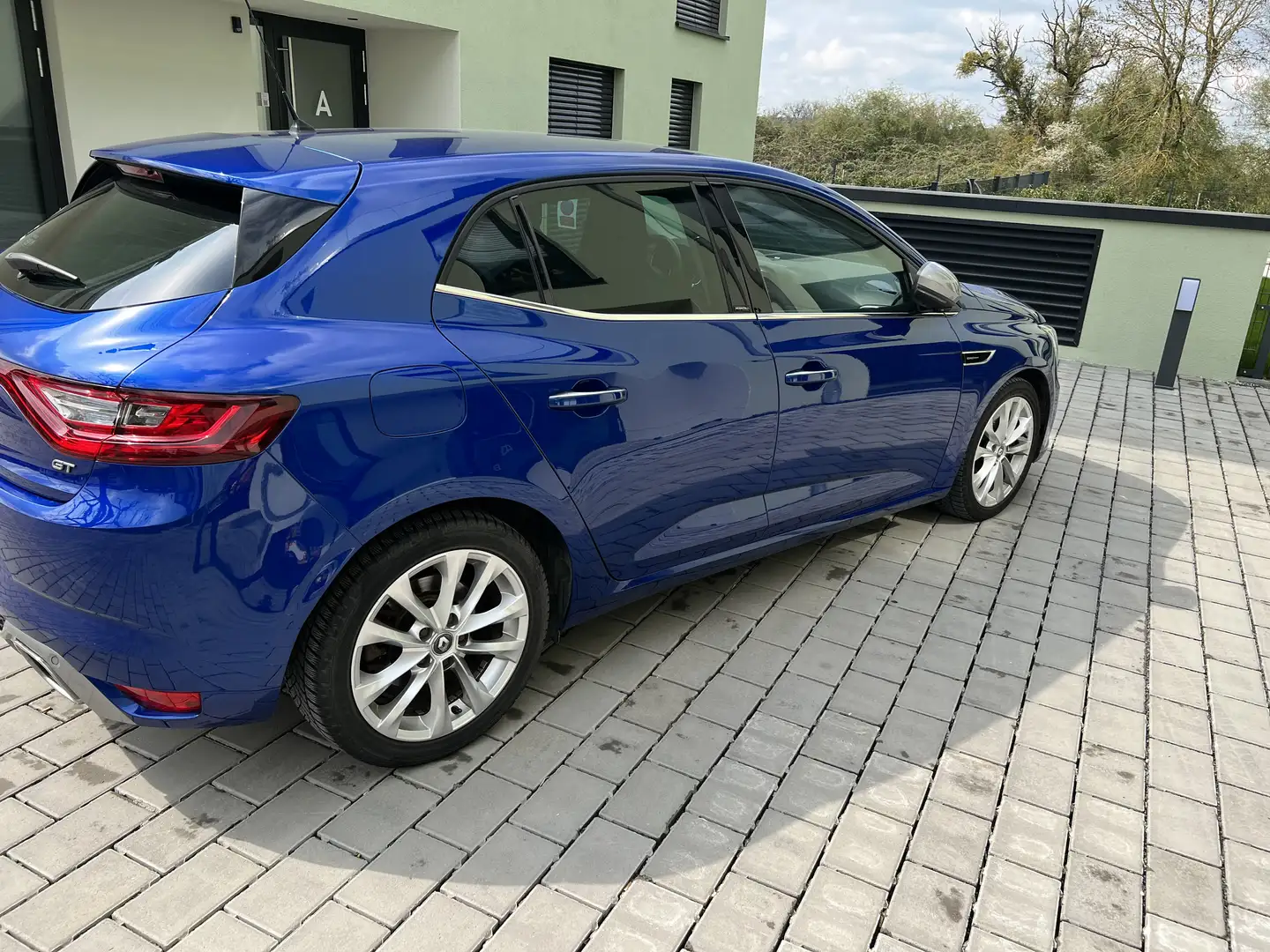 Renault Megane ENERGY TCe 205 EDC GT - 1