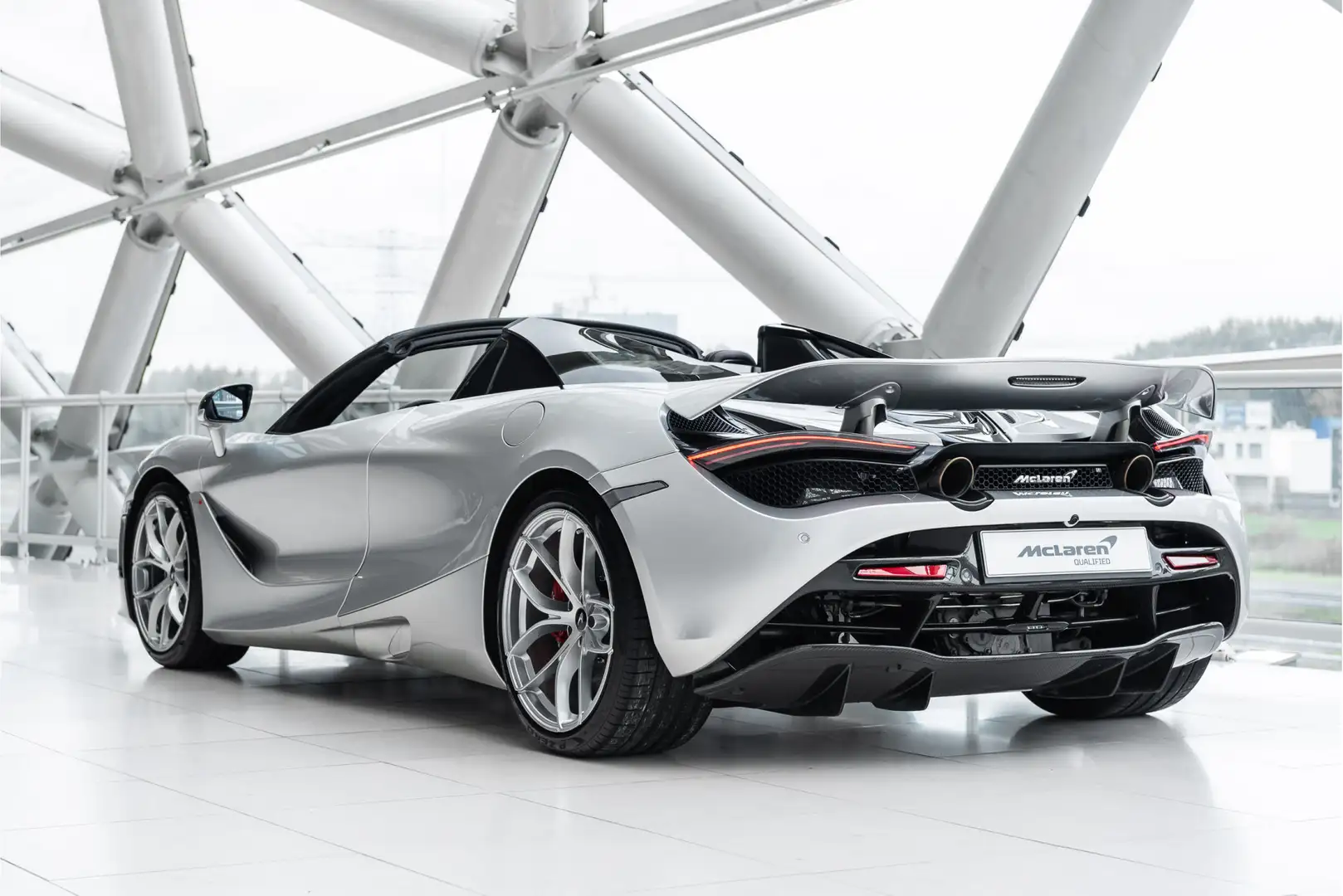 McLaren 720S Spider 4.0 V8 Luxury | CF In- and Exterior 1/2/3 | Zilver - 2