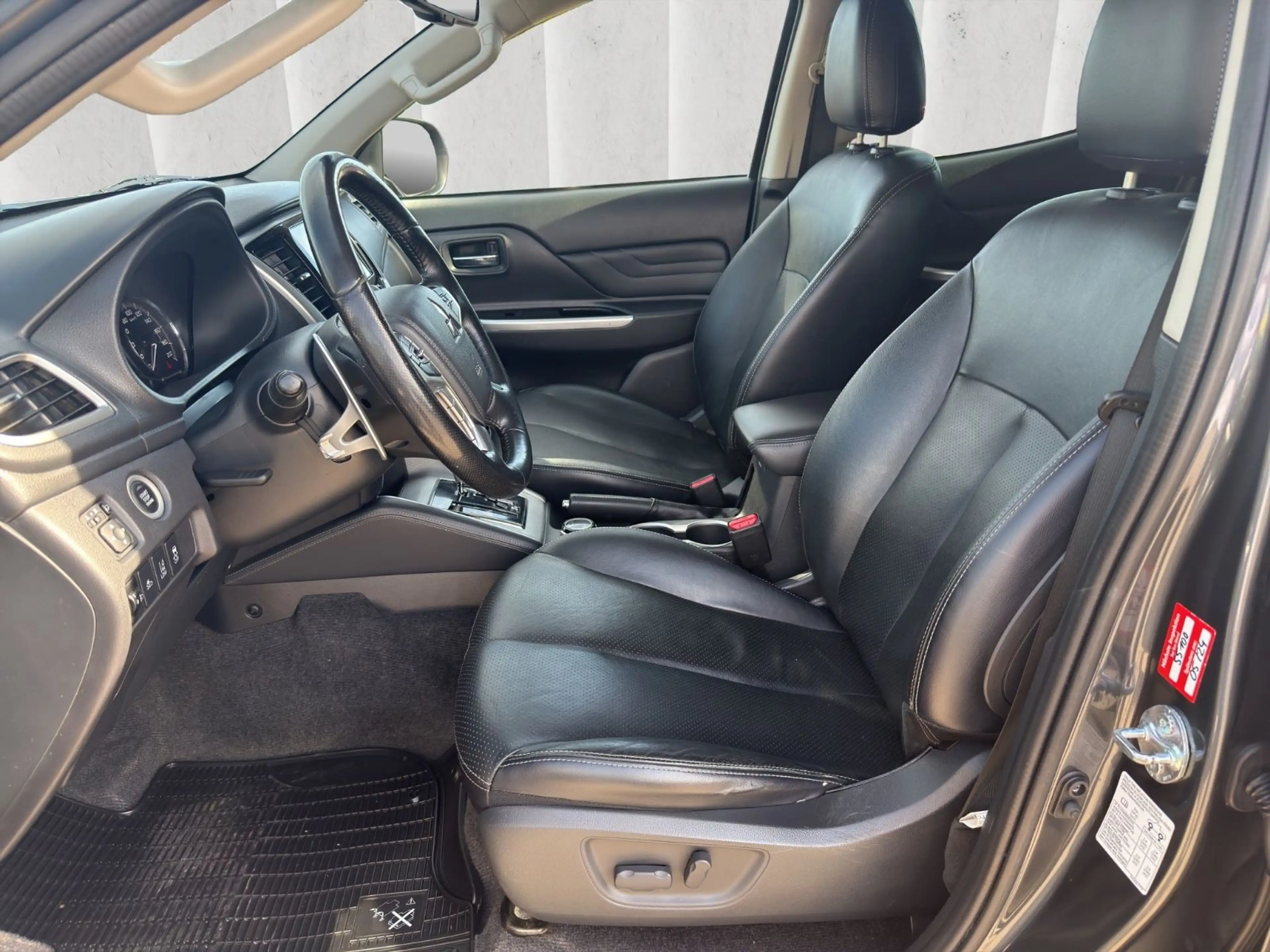 Mitsubishi L200 Top Doppelkabine 4WD*Seilwinde*Waffenfach — photo 11
