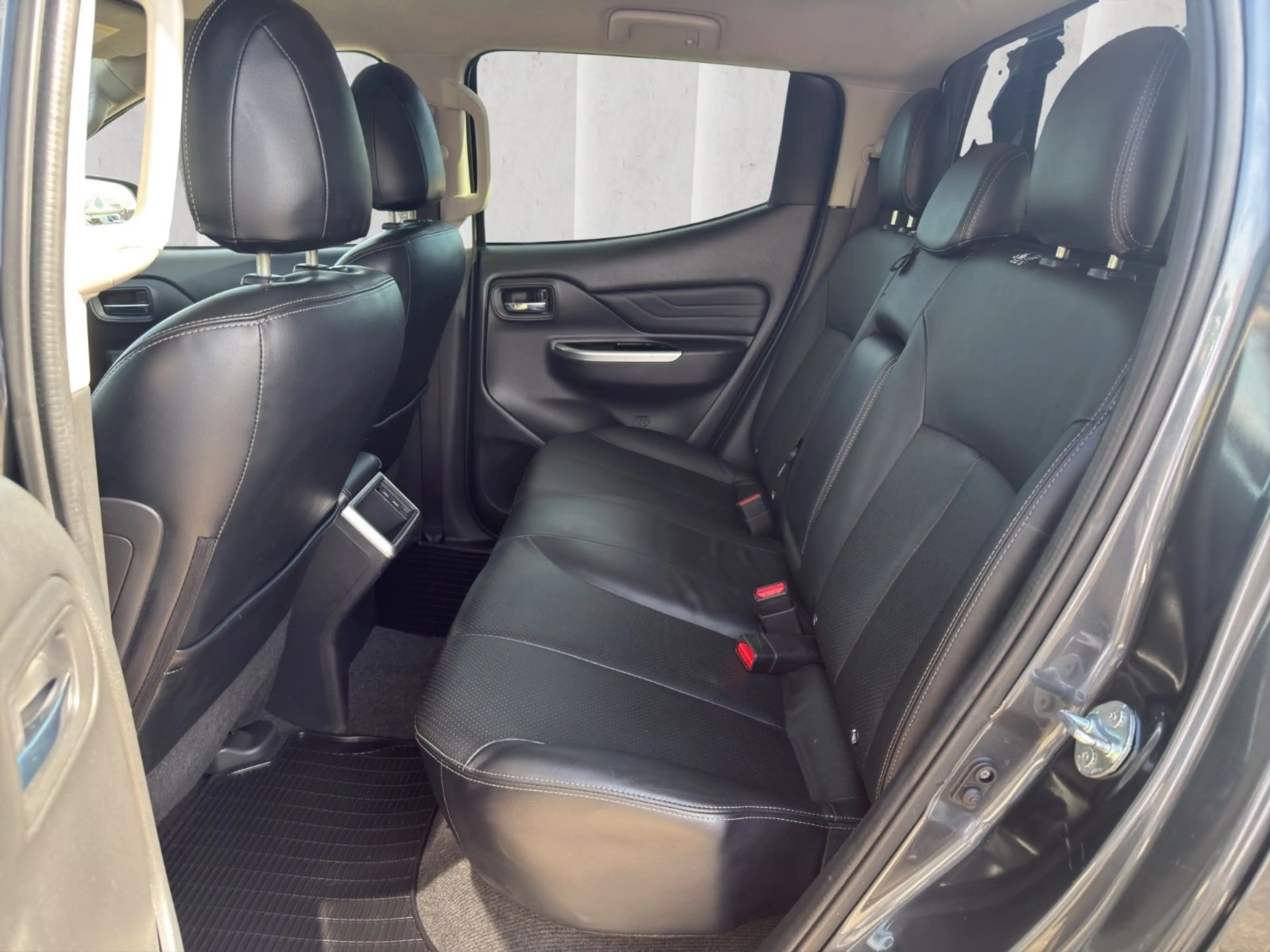 Mitsubishi L200 Top Doppelkabine 4WD*Seilwinde*Waffenfach — photo 12