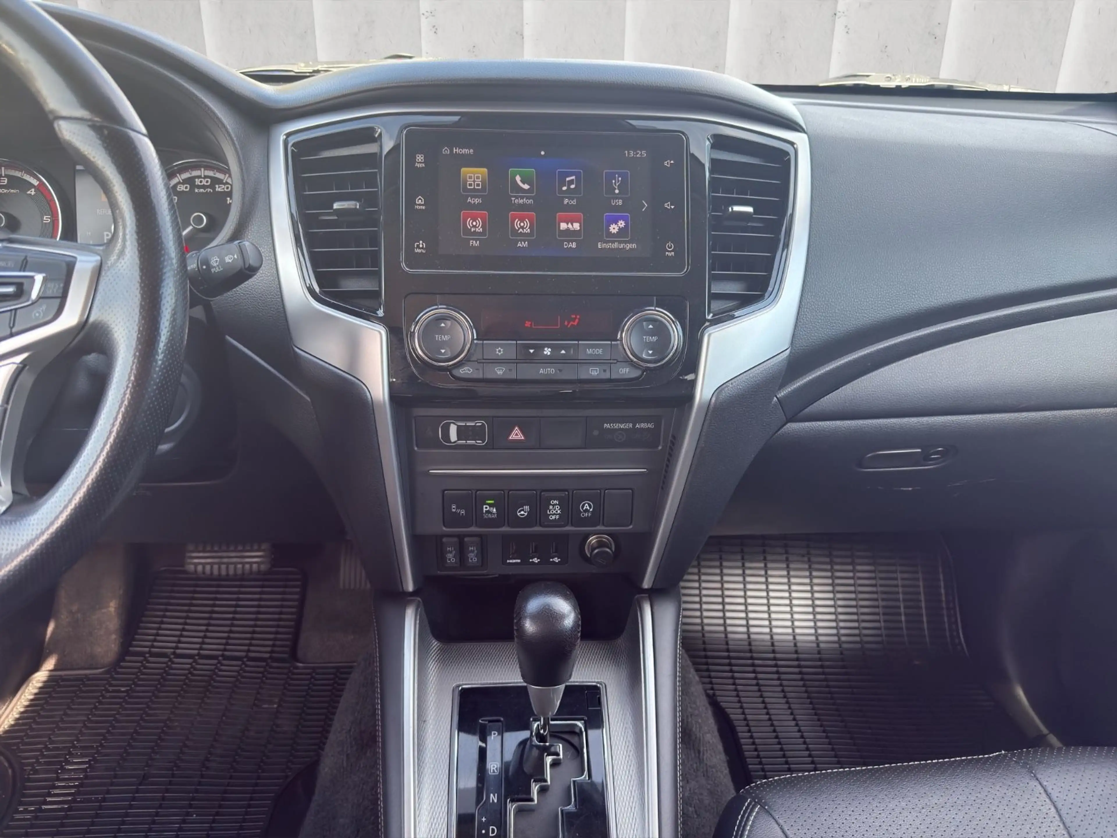 Mitsubishi L200 Top Doppelkabine 4WD*Seilwinde*Waffenfach — photo 14