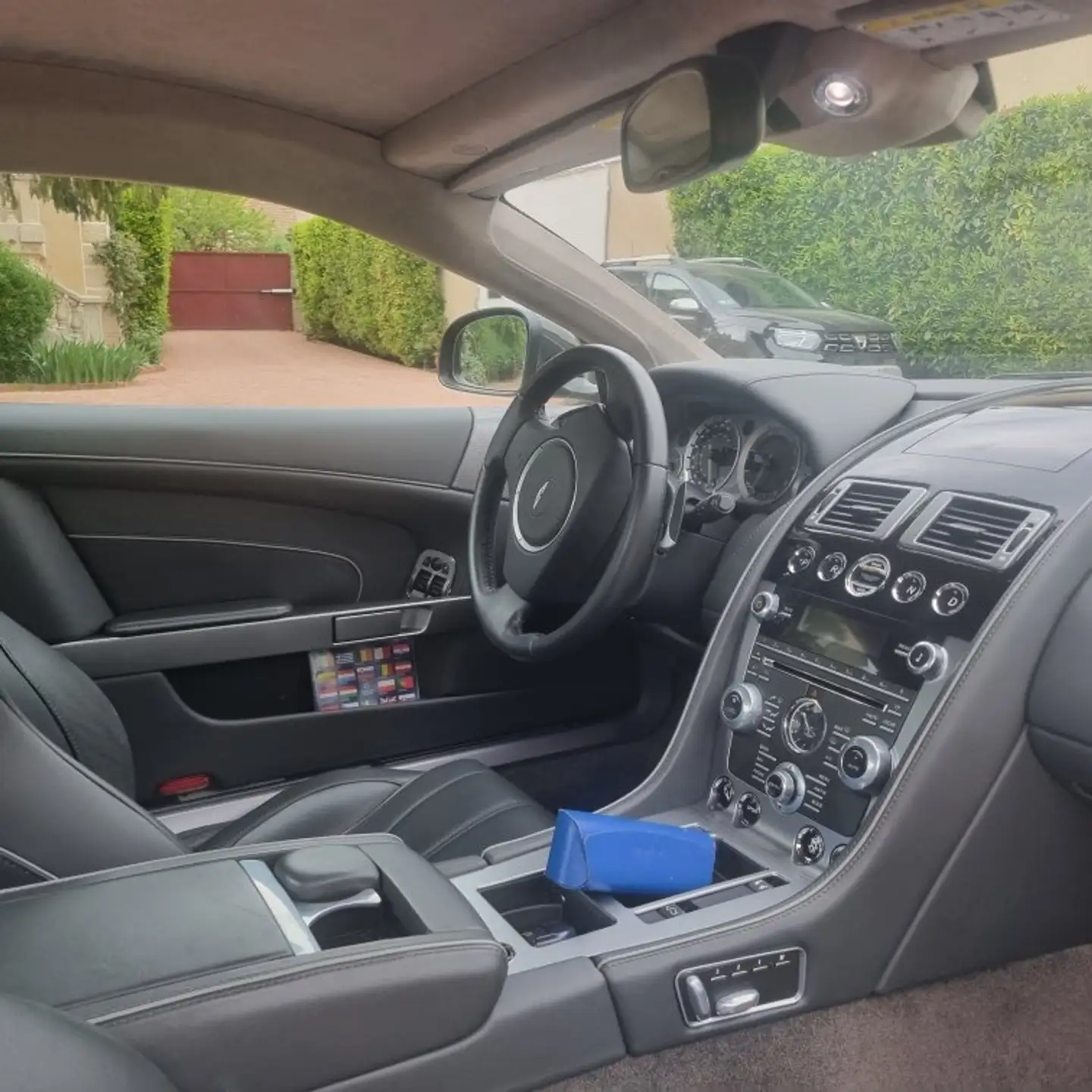 애스턴마틴 DB9 Coupe 2014 블랙 사진 8