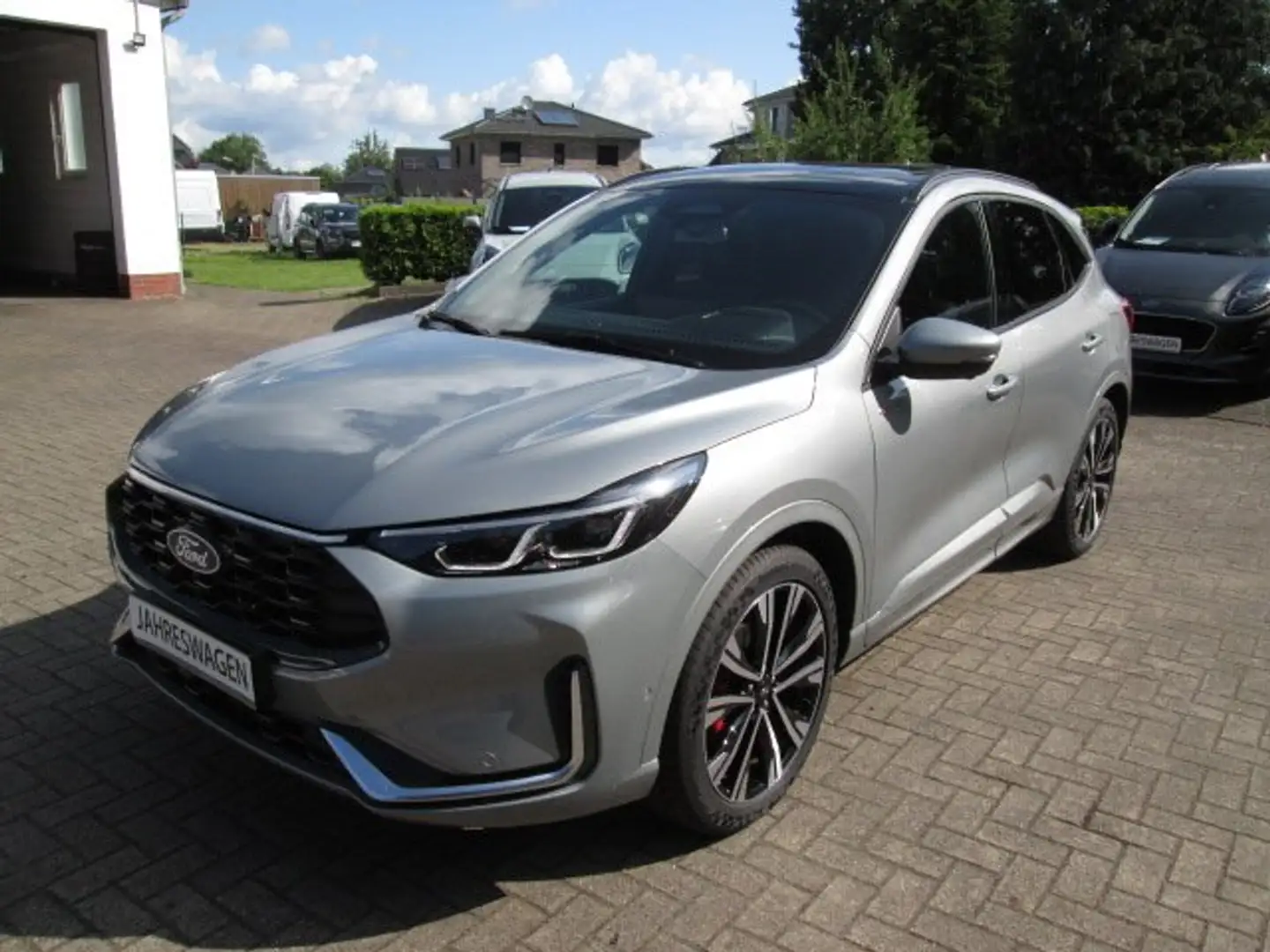 Ford Kuga 2.5 Duratec FHEV ST-LINE X Silber - 1