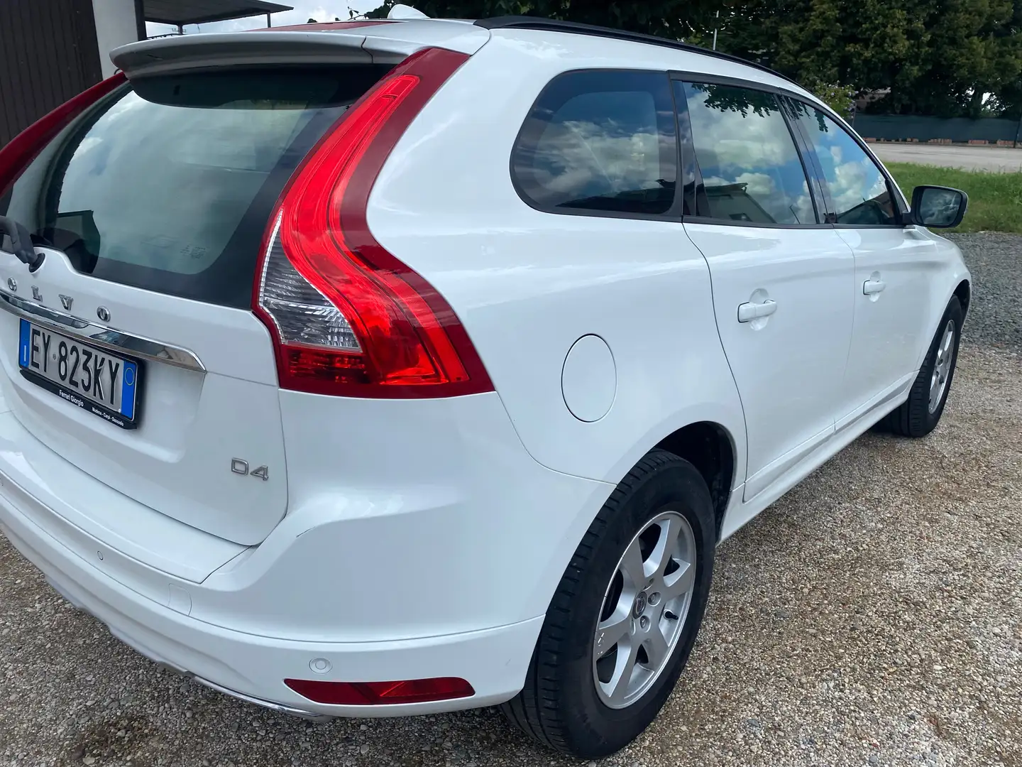 Volvo XC60 XC60 2.0 d4 Volvo Ocean Race 163cv geartronic Blanc - 1