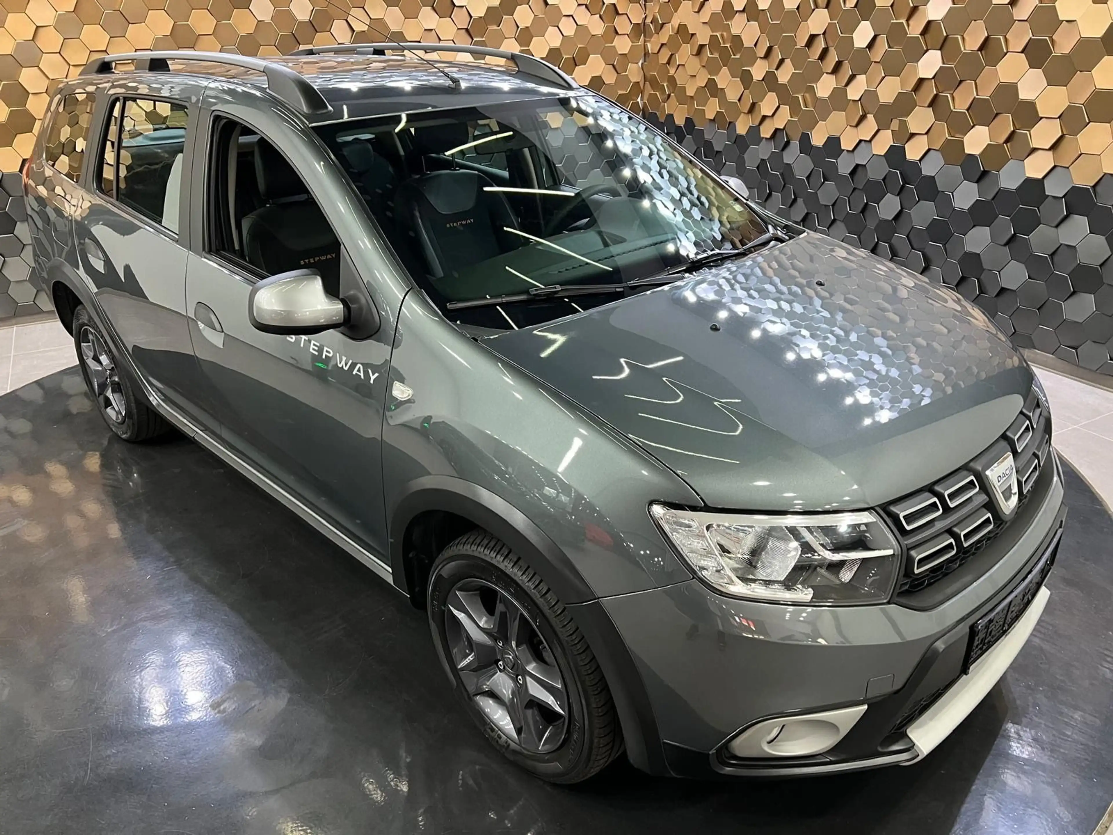 Dacia Logan II Stepway Celebration /Navi/Klima/1.Hand/ — photo 4