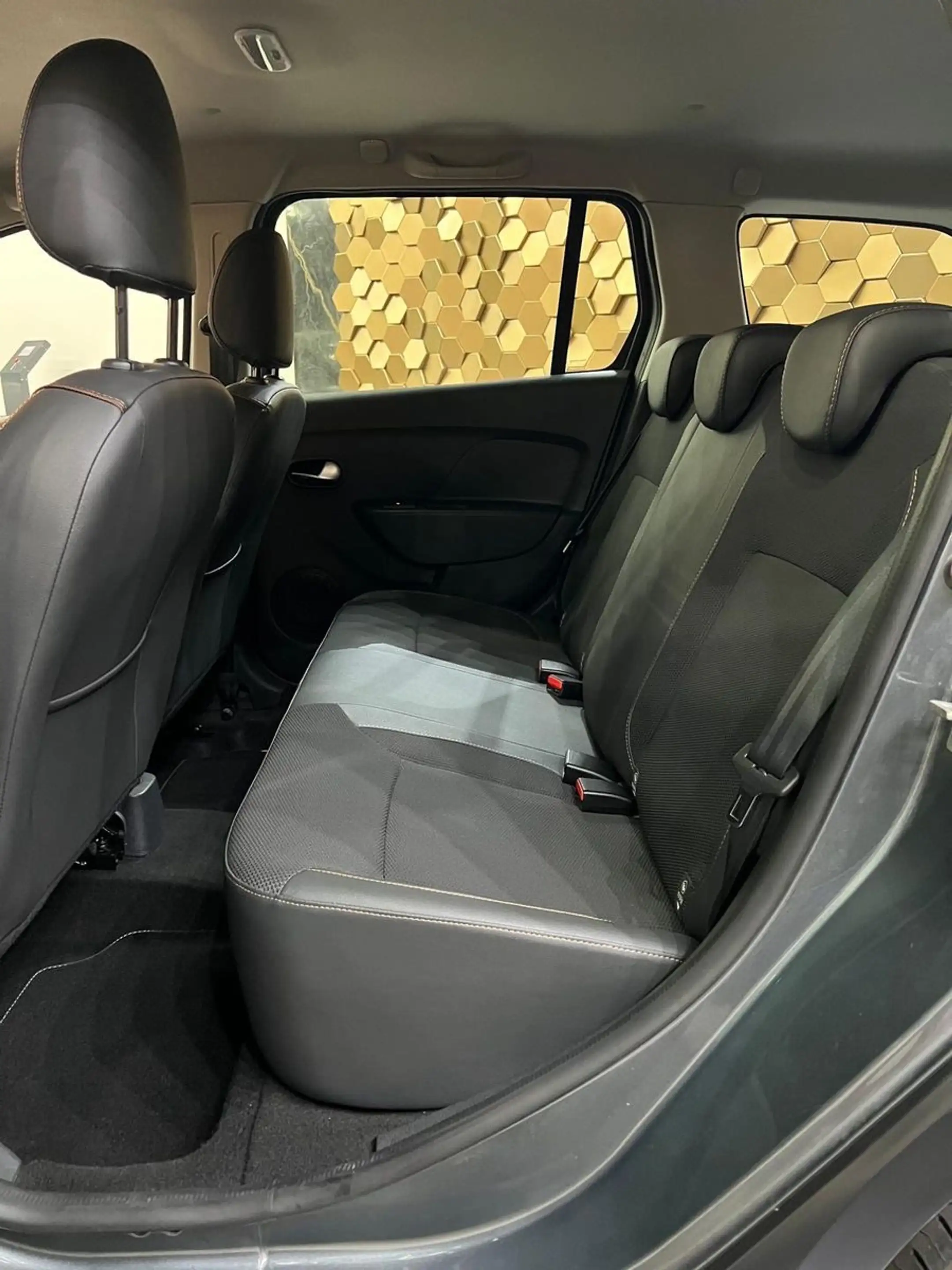 Dacia Logan II Stepway Celebration /Navi/Klima/1.Hand/ — photo 13