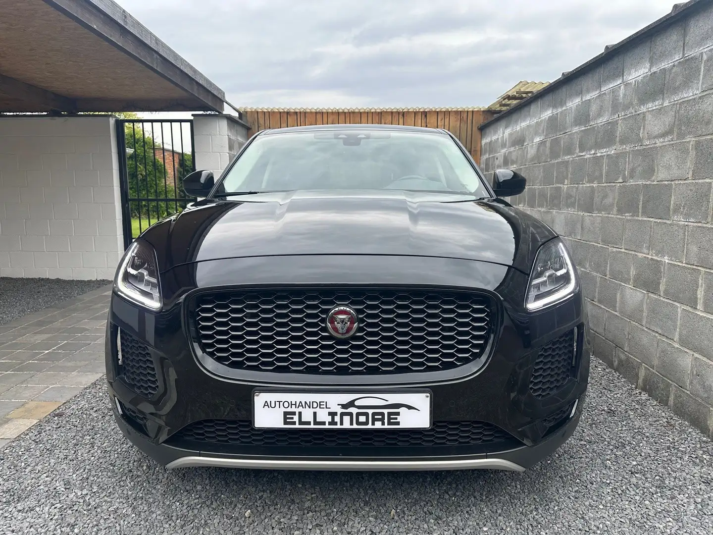 Jaguar E-Pace P200 AWD Aut. S Pano Led Navi Leder ACC Lineass Zwart - 2