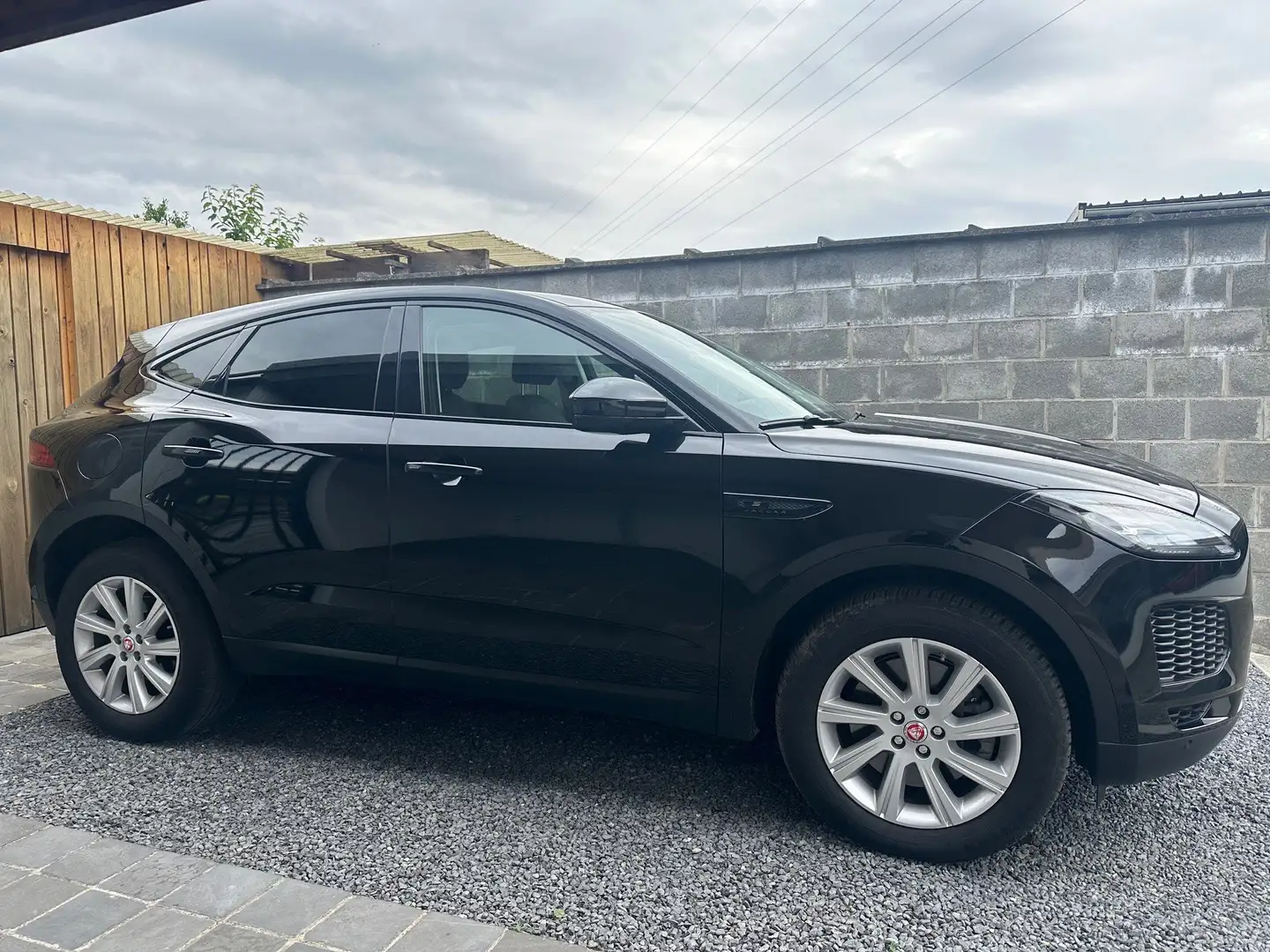 Jaguar E-Pace P200 AWD Aut. S Pano Led Navi Leder ACC Lineass Zwart - 1