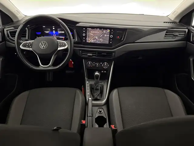 Volkswagen Polo view 2