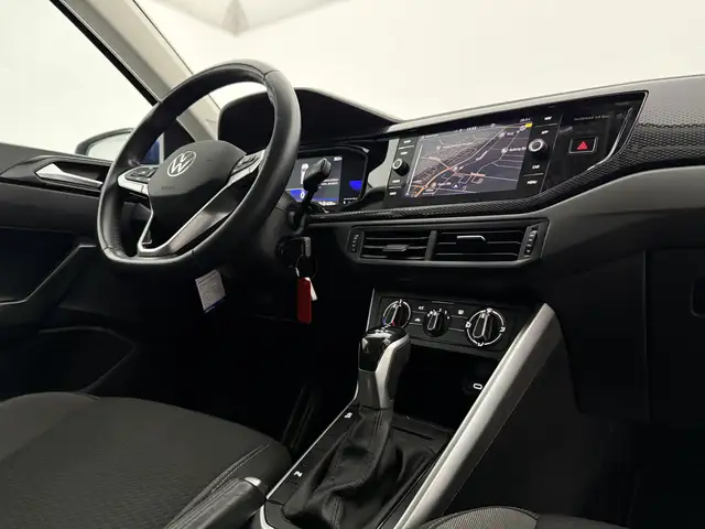 Volkswagen Polo view 4