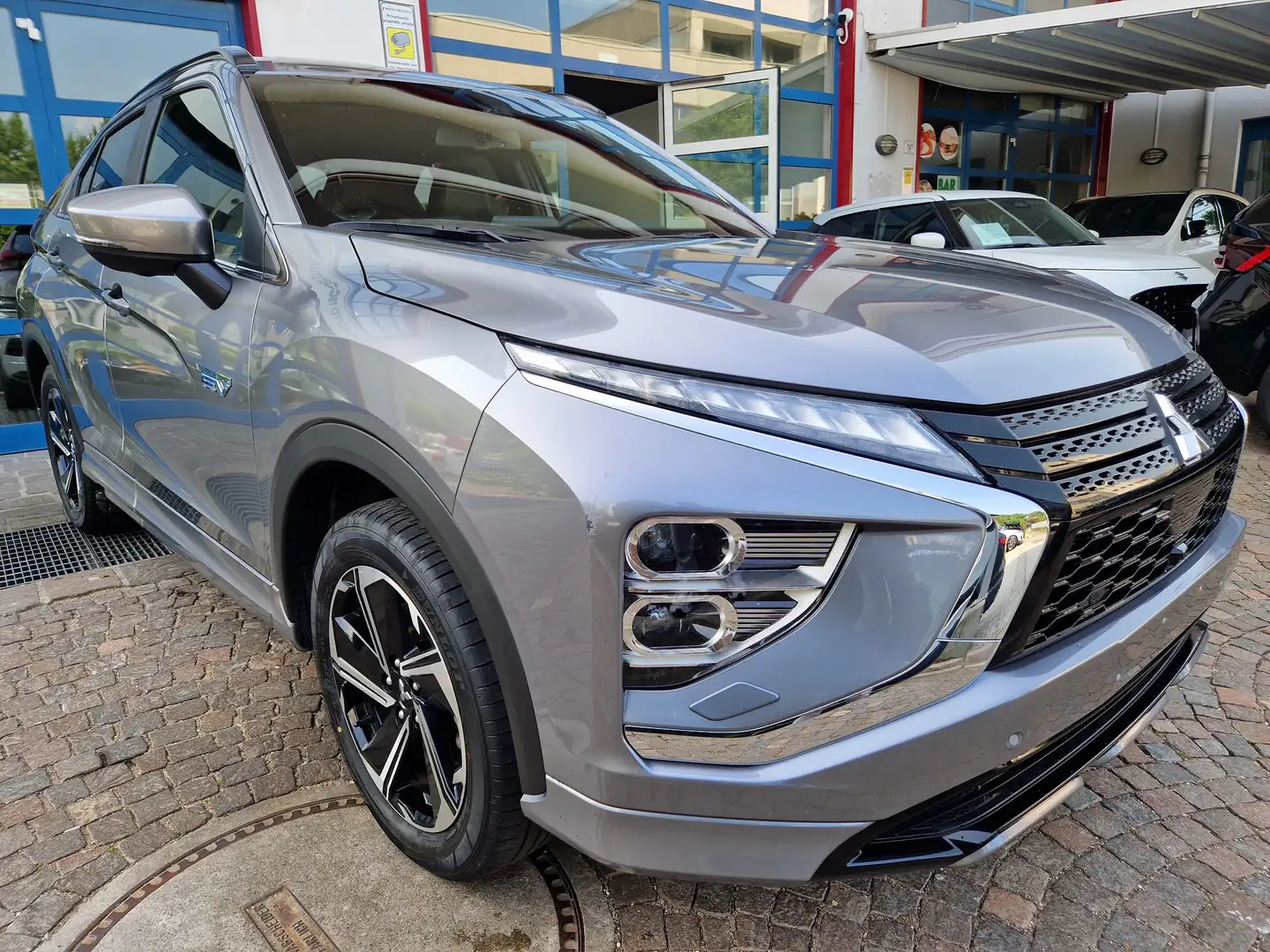 Mitsubishi Eclipse Cross PI-Hybrid 187Cv 4WD SelectBlack ACC LED 18"Keyless Argento - 2