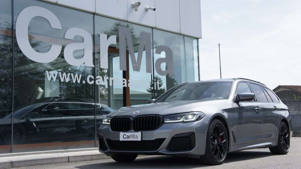 2022 BMW 520