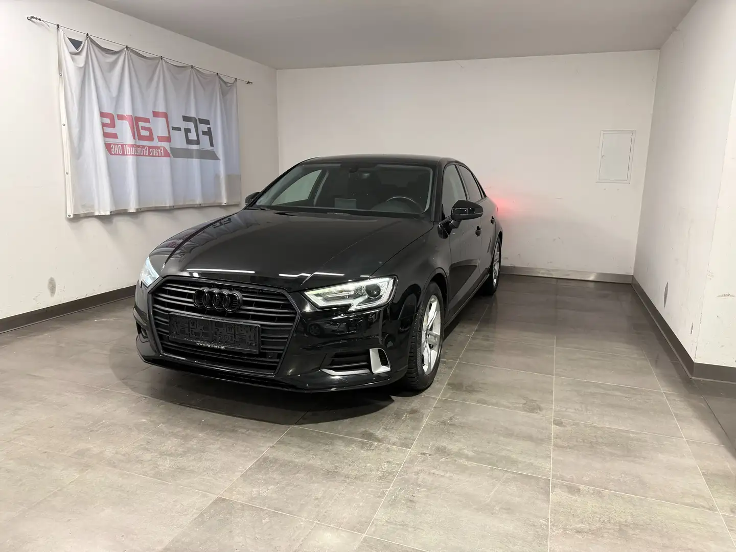 Audi A3 1,6 TDI NAVI APS Schwarz - 2