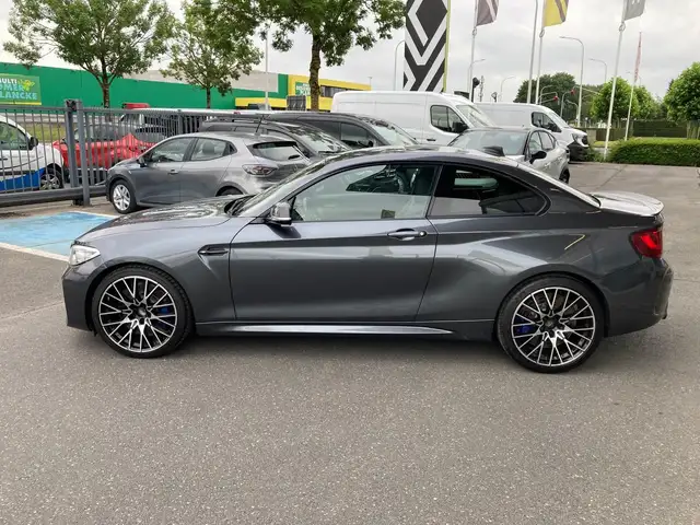 BMW M2 view 4