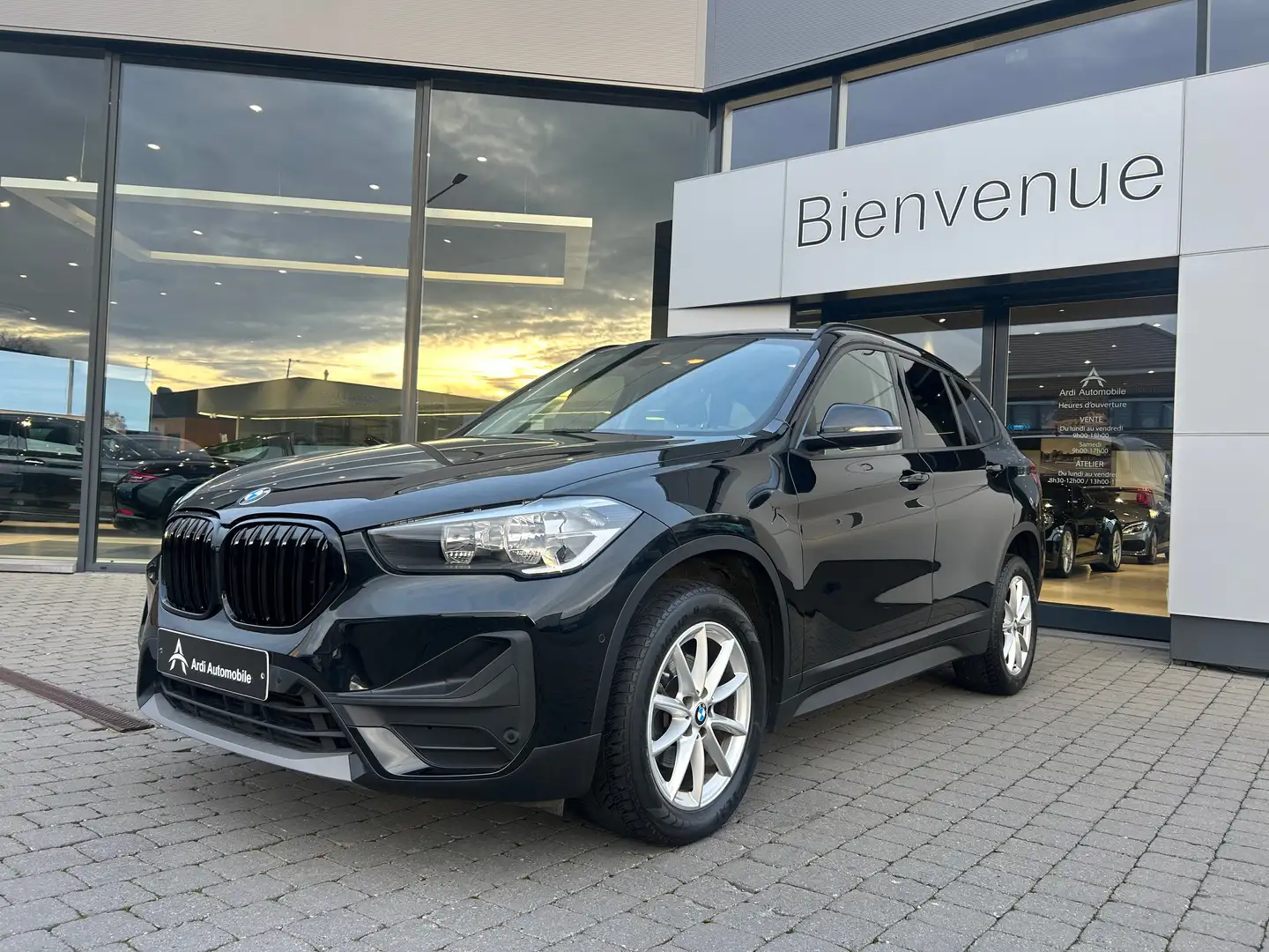 BMW X1 1.5 dA sDrive *GARANTIE*1ER PROP*SIEGE CHAUFF*CAPT Noir - 1