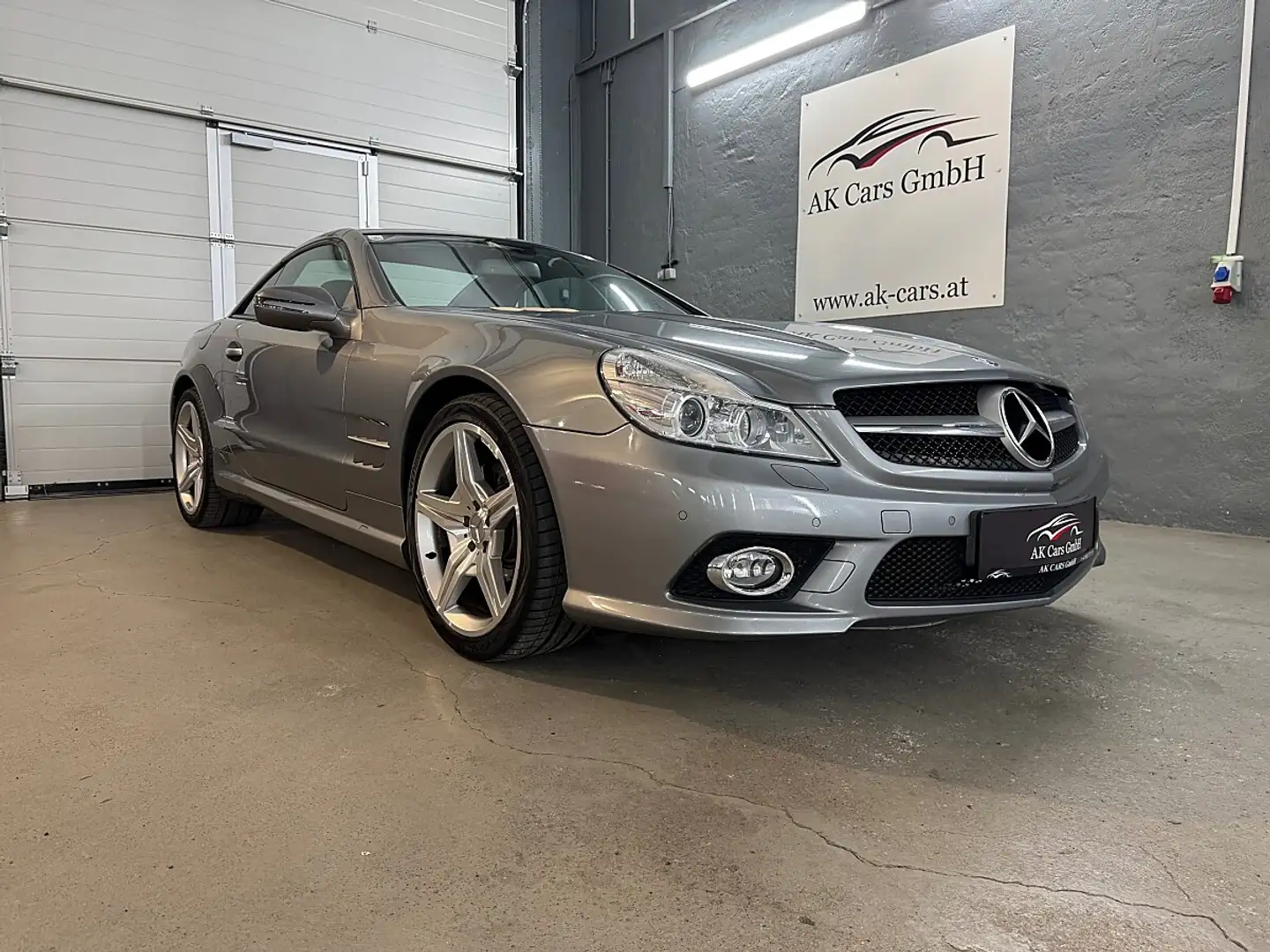 Mercedes-Benz SL 350 Roadster AMG Aut. Grau - 1