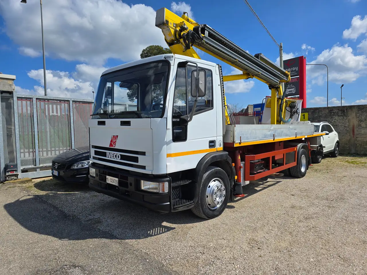 Iveco EUROCARGO 130E18 CESTELLO 22MT, foto 1
